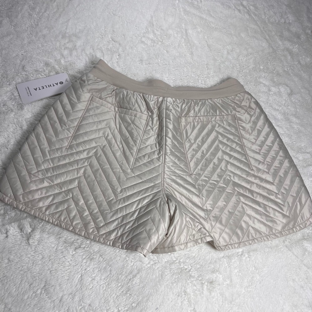 Athleta Aprs Ski Quilted Chevron Shorts Beige Women's Size 6 Pockets Drawstring - Picture 3 of 11